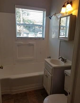 4th image of 4420 Roanoke Pkwy APT 204