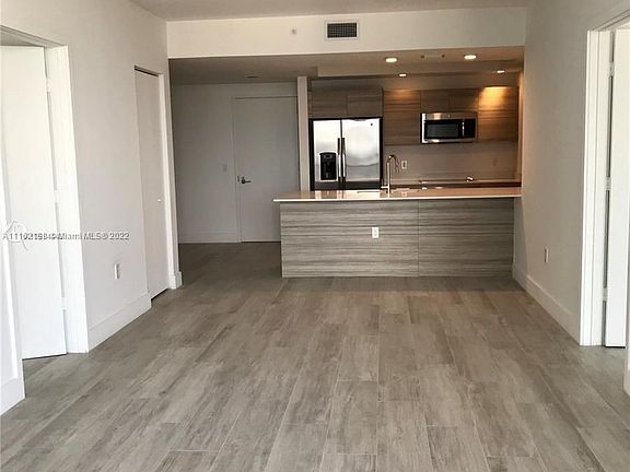 5th image of 121 NE 34th St Unit 2302