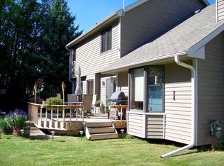 2560 Valley View Ave E, Maplewood, MN 55119