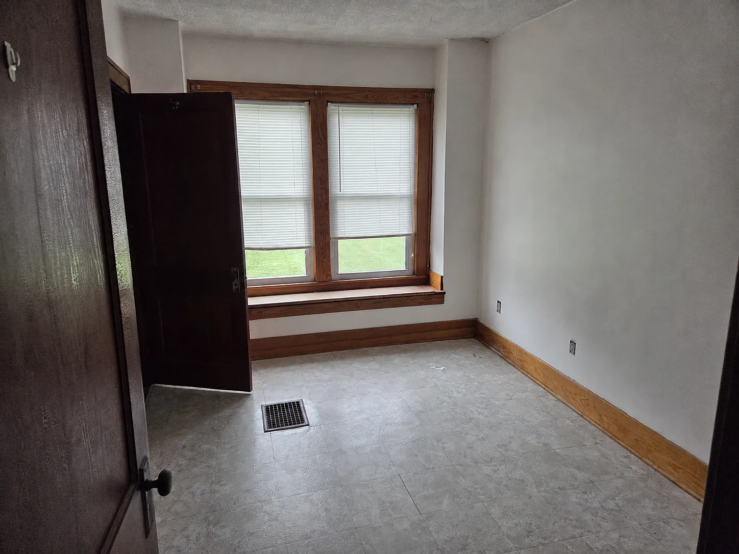 2 bed, 1.0 bath, 1000 sqft, $1,500 — Photo 4