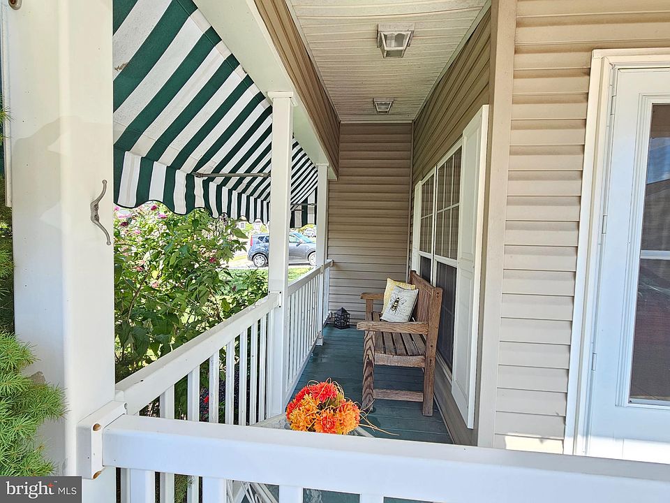 1050 Scenic View Dr, Schwenksville, PA 19473 | Zillow