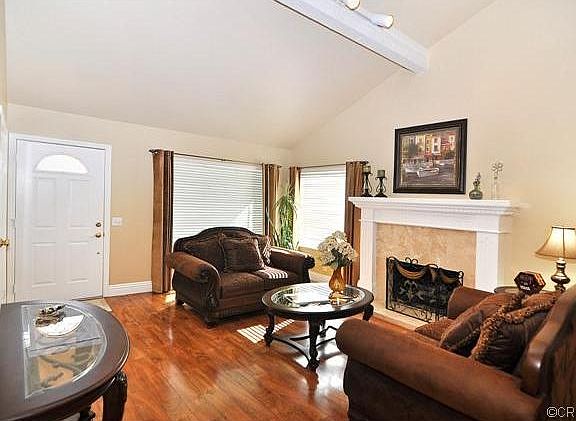 2nd image of 1221 N Hinsdale Pl