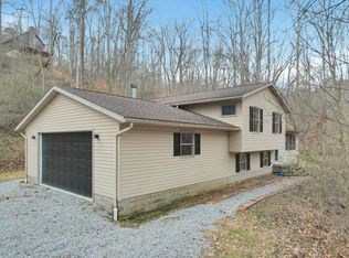 1889 Wolverine Dr, Sugar Grove, OH 43155