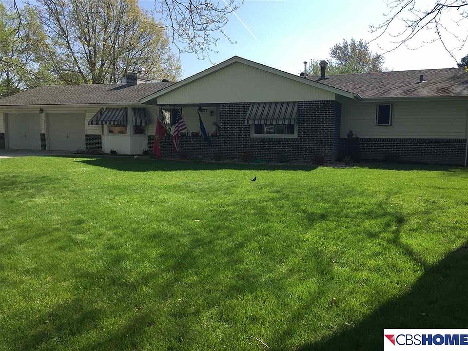 1st image of 3343 S 114th St