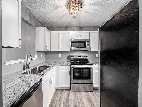 5th image of 1654 Blackhorse Ln #171A