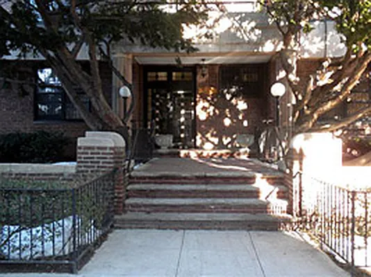 Sold by Warren Lewis Realty | media 21