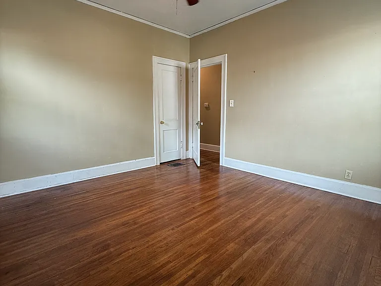 1911 Roanoke Ave #4 — Photo 22