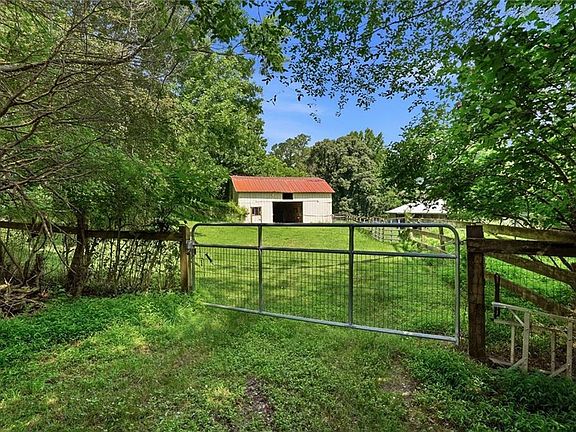 2nd image of 1900 Redd Rd #767