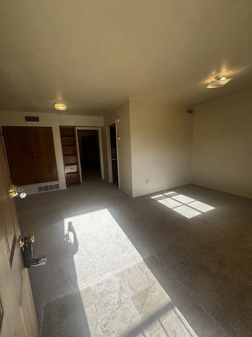 1-Bedroom Apartment Move-In Ready Today — Photo 1