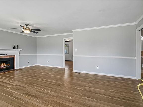 2nd image of 9 Rust St