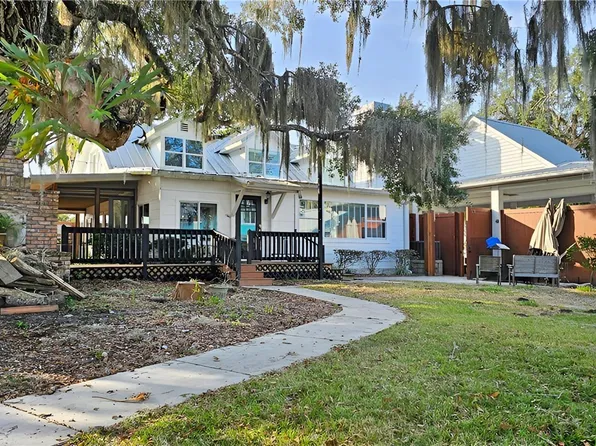 5415 Riverside Dr, Yankeetown, FL 34498