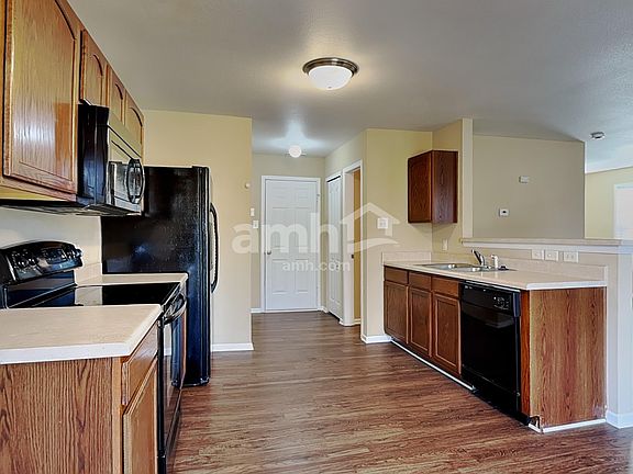 3rd image of 4112 Lakewood Glen Dr