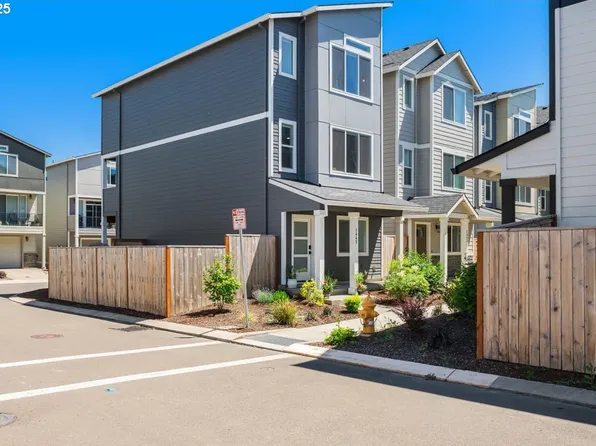 1445 N Steiwer Ln, Newberg, OR 97132