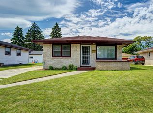 2216 Monroe Ave, Racine, WI 53405