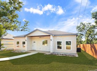 449 Canyon Bnd, Canyon Lake, TX 78133