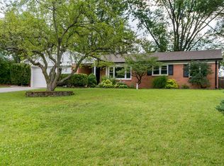 10901 Tottenham Dr, Carmel, IN 46032