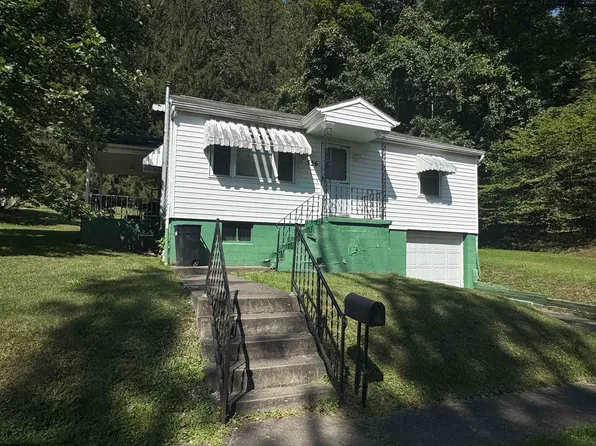 556 Broad St, Weston, WV 26452