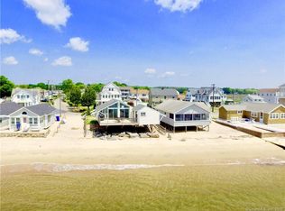 2 Beach Rd E, Old Saybrook, CT 06475