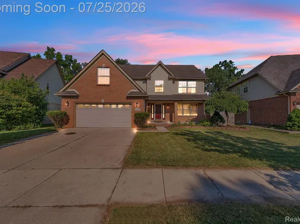 26923 Pepperwood Dr, Woodhaven, MI 48183