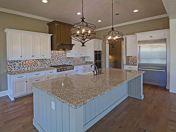 4th image of 571 Winding Wood Cir W