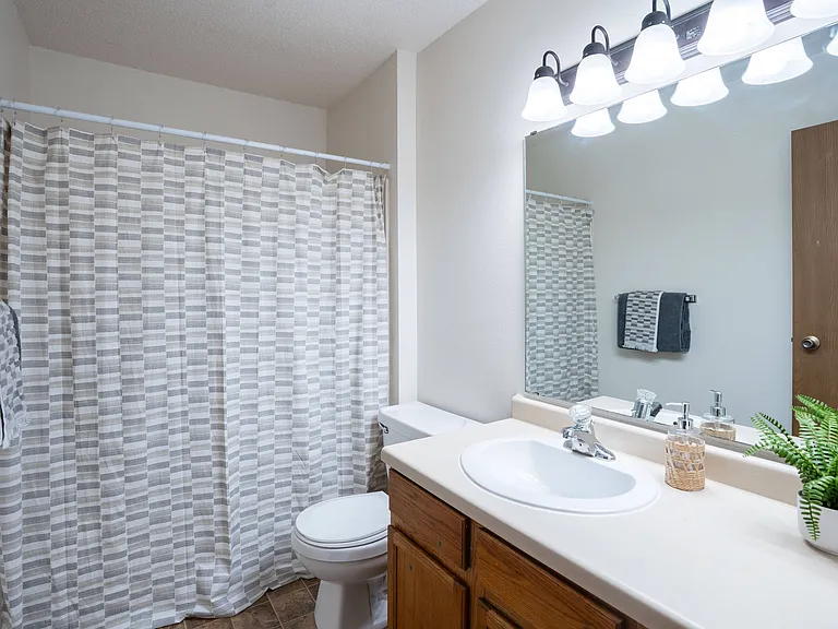 Hazelwood Townhomes — Photo 28