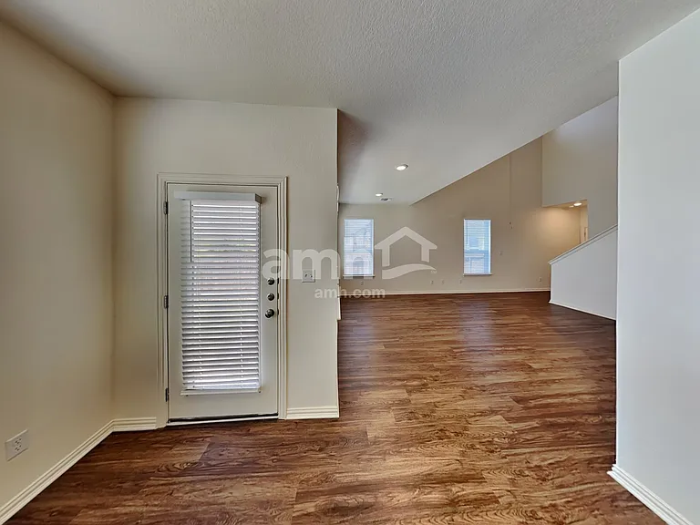 2738 Lillybrook Ln — Photo 4