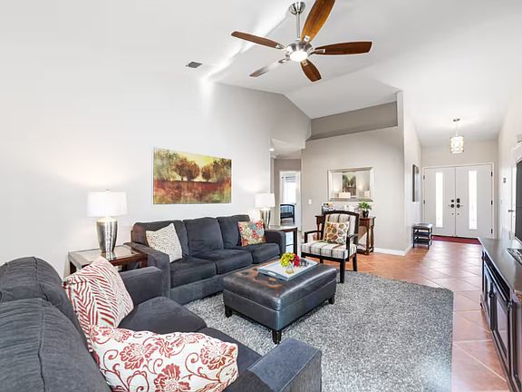 4th image of 44345 Buttercup Ln