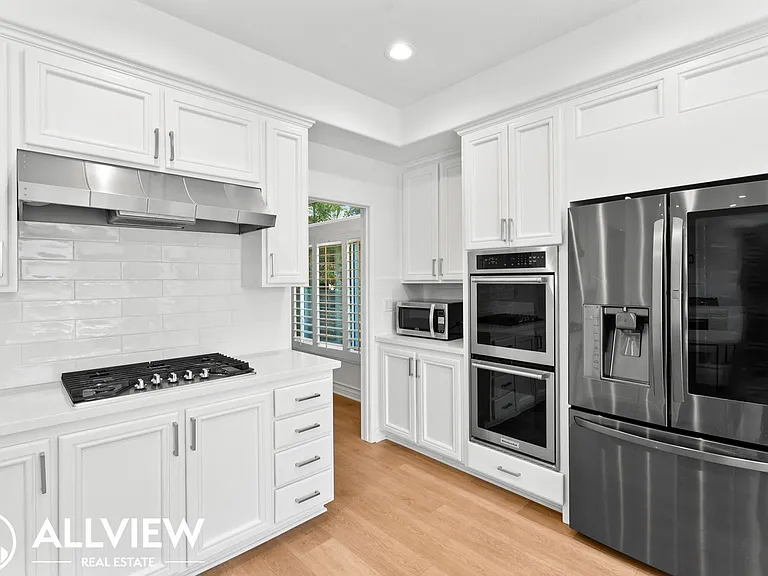 15 Summitcrest — Photo 3