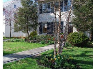 905 W Broad St, Quakertown, PA 18951