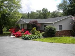 105 Oak Grove Rd, Pine Grove, PA 17963