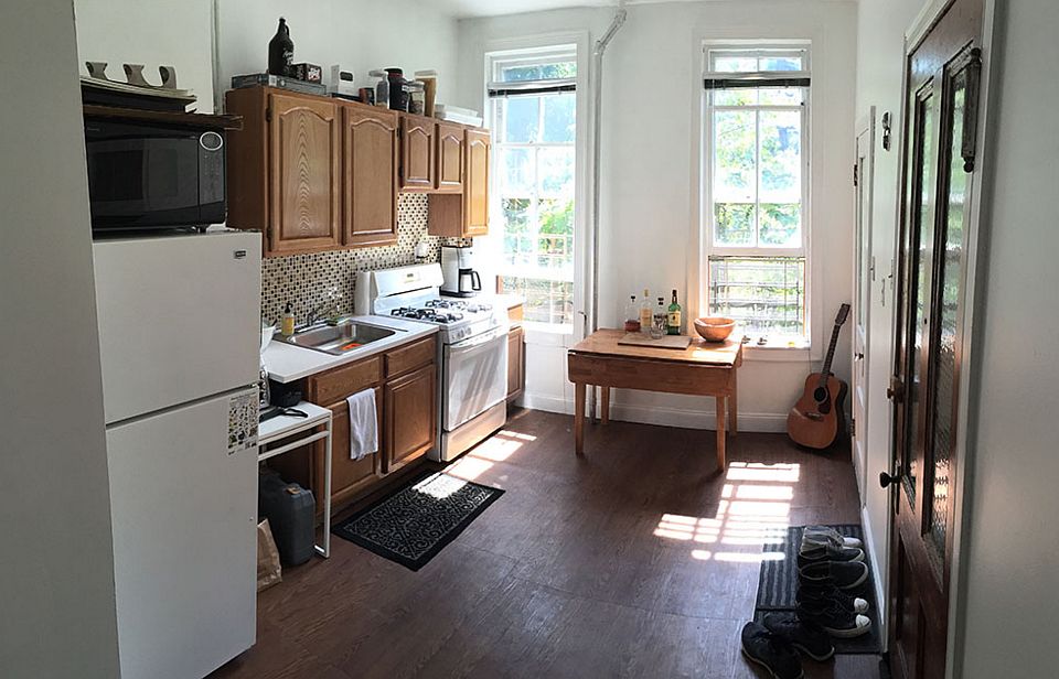 1st image of 108 N 8th St APT 1L