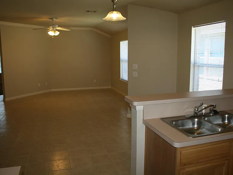 402 Masters Ave #B — Photo 13