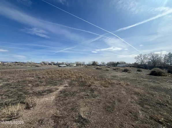 7 Olympia Ct, Yerington, NV 89447