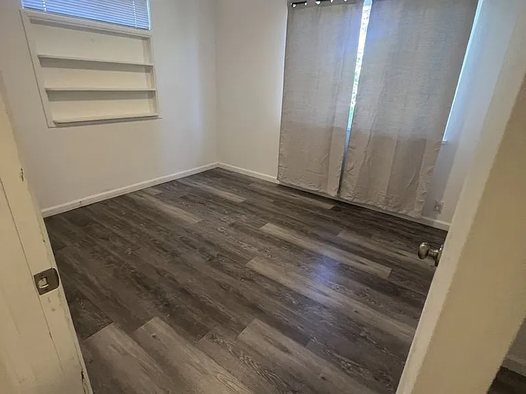 347 Jeffrey Dr — Photo 5