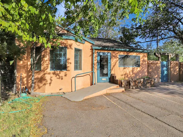 122 Girard Blvd SE, Albuquerque, NM 87106