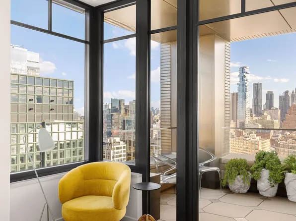 110 Charlton Street image 2 of 8