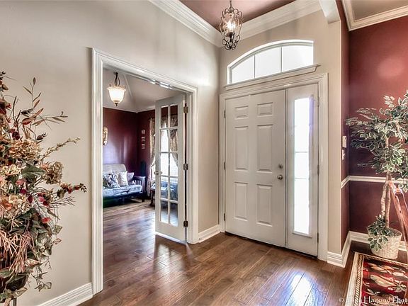 4th image of 517 Columbia Cir