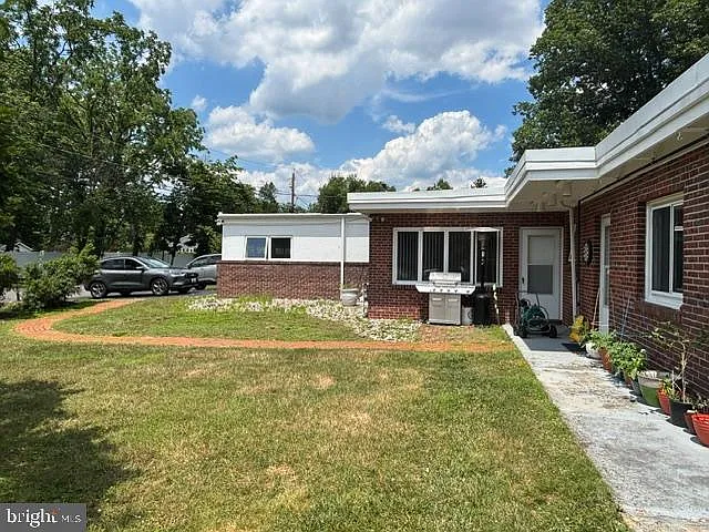 181 Cranbury Rd — Photo 33