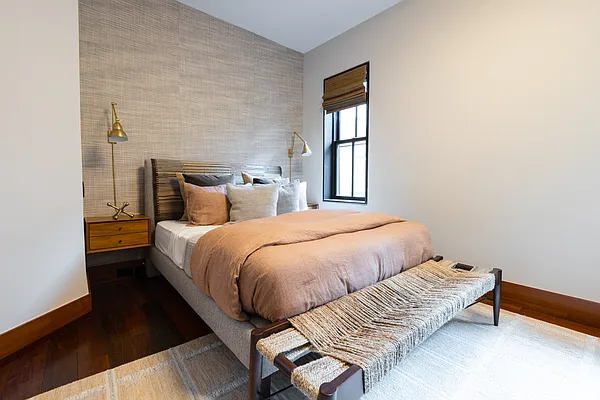 Rented by Finest Furnished LLC | media 30