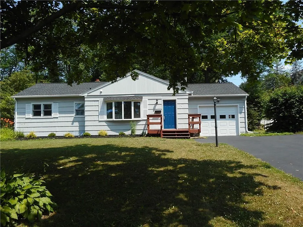 70 Hillside Rd photo 1