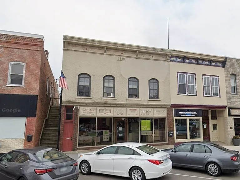 143 Main St W #1/2 — Photo 1