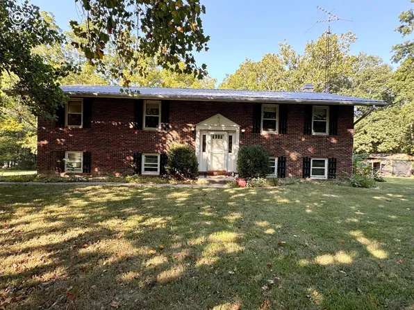 14374 Fort Mason Dr, New London, MO 63459