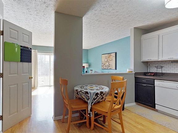 2nd image of 33439 Shelly Ct