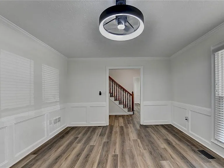 1530 Plunketts Rd — Photo 17