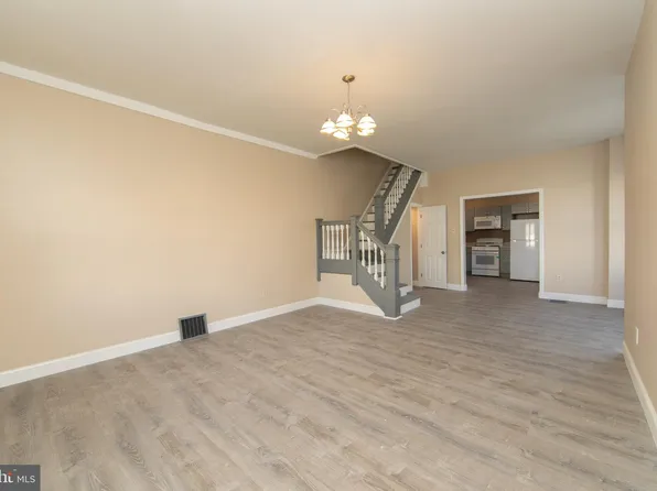 294 Vine St, Camden, NJ 08102