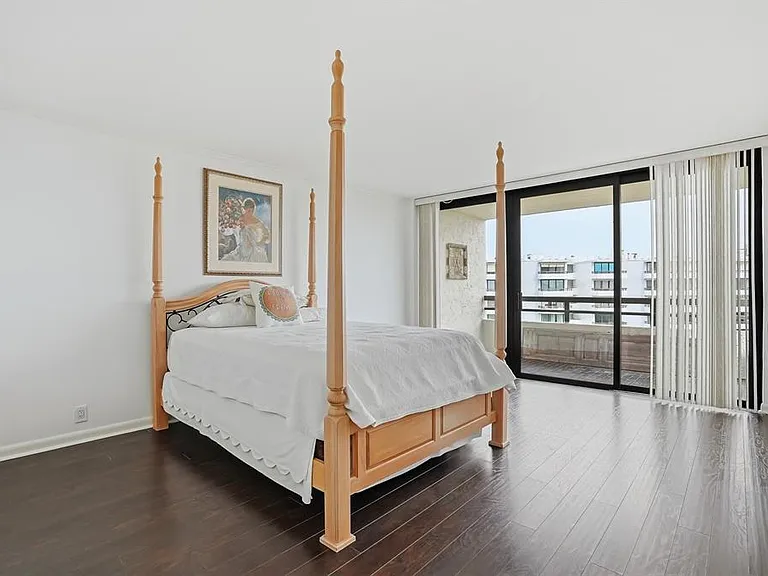 5700 Mariner St #702 — Photo 34