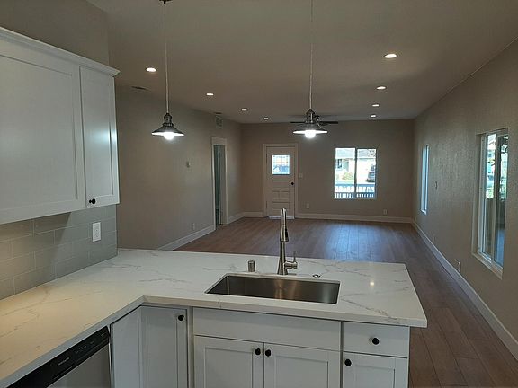 2nd image of 811 Natoma St #1