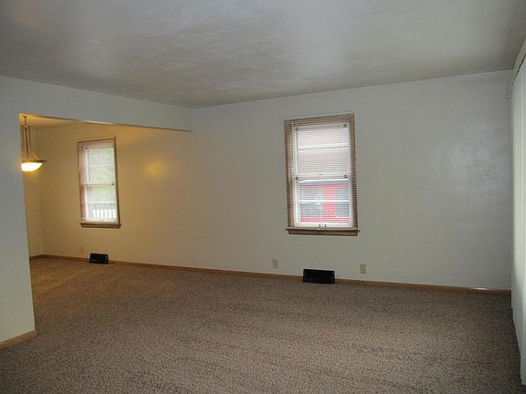 3rd image of 1731 Lathrop AVENUE
