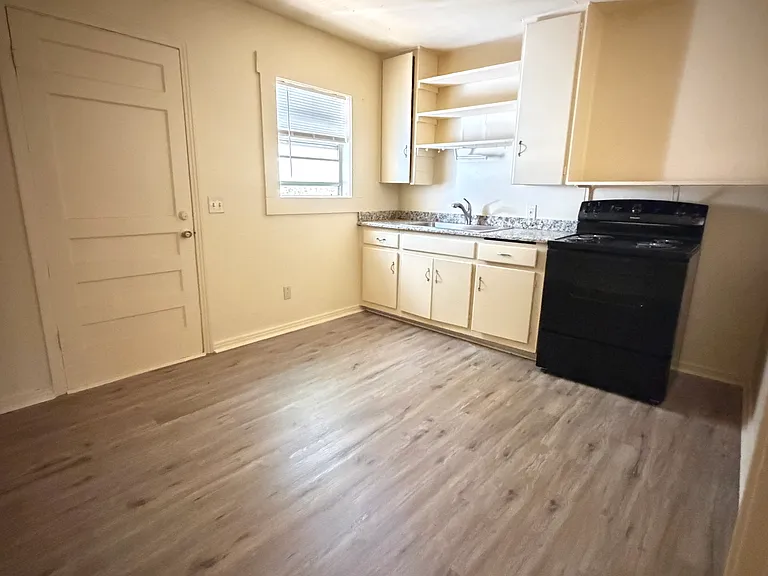 623 E Bridge St #101 — Photo 6