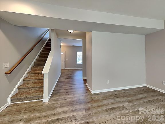 5th image of 4424 Roundwood Ct